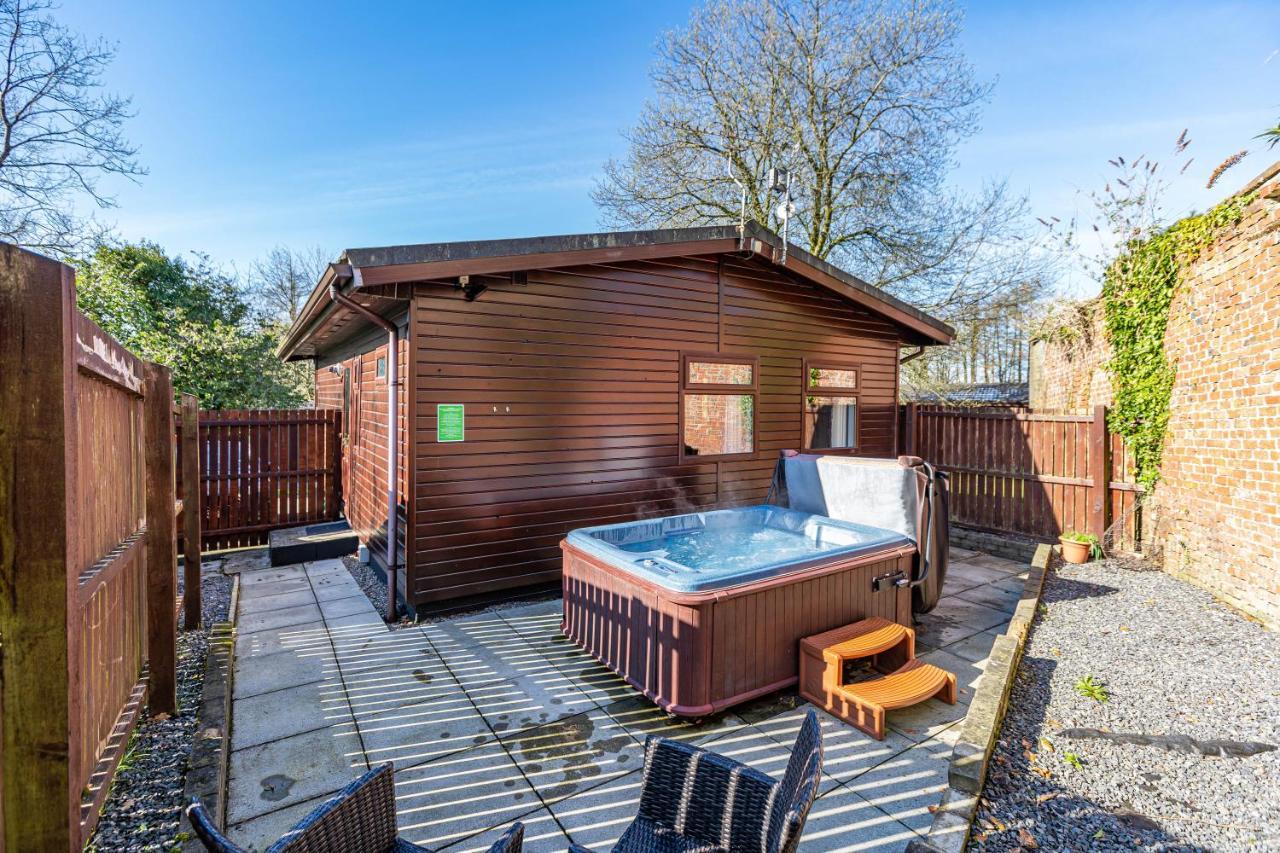 Bluebell Lodge 7 With Hot Tub Newton Stewart Kültér fotó